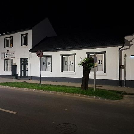Belvarosi Lux Apartman Вашарошномийнь Екстер'єр фото