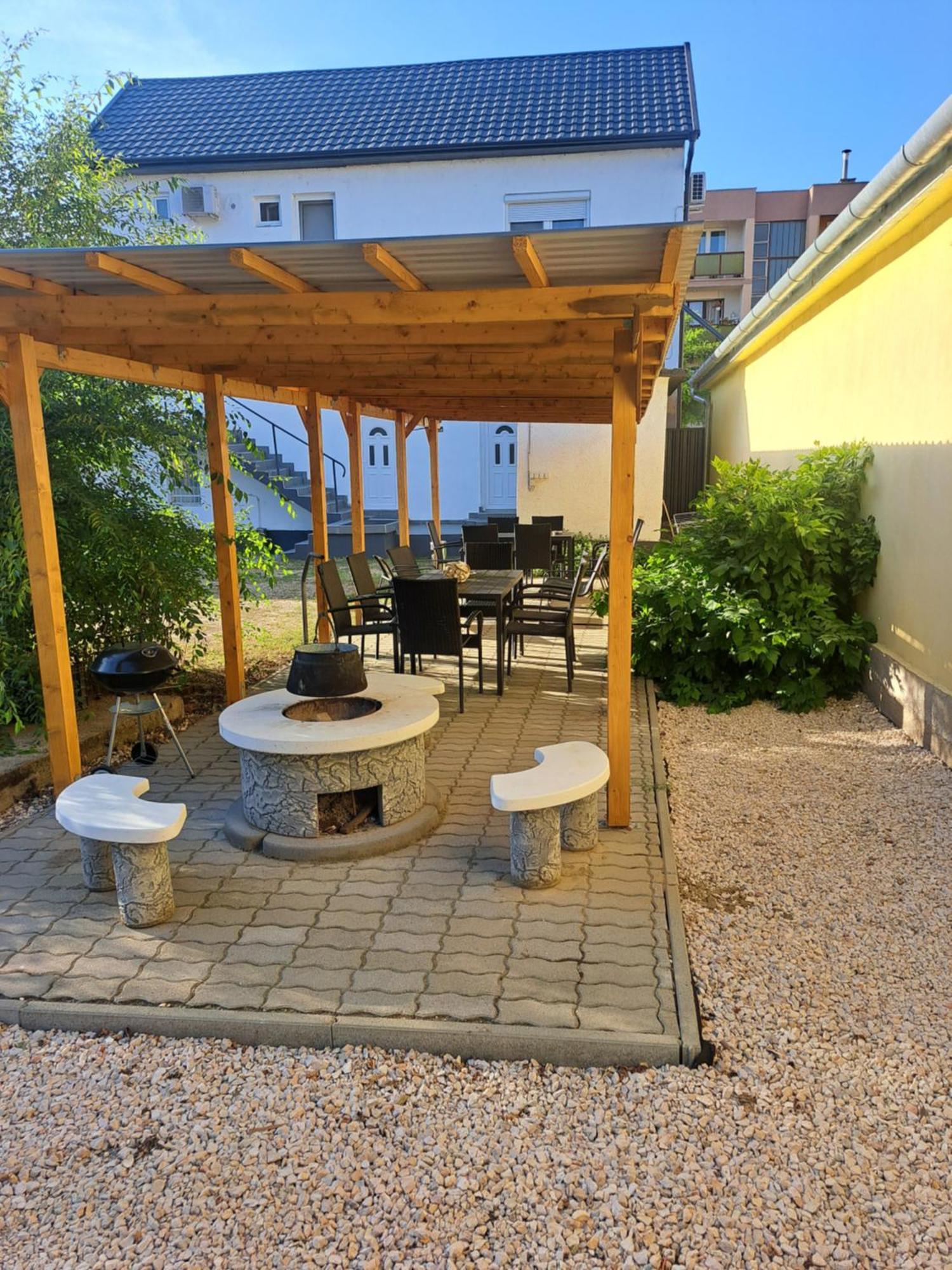 Belvarosi Lux Apartman Вашарошномийнь Екстер'єр фото